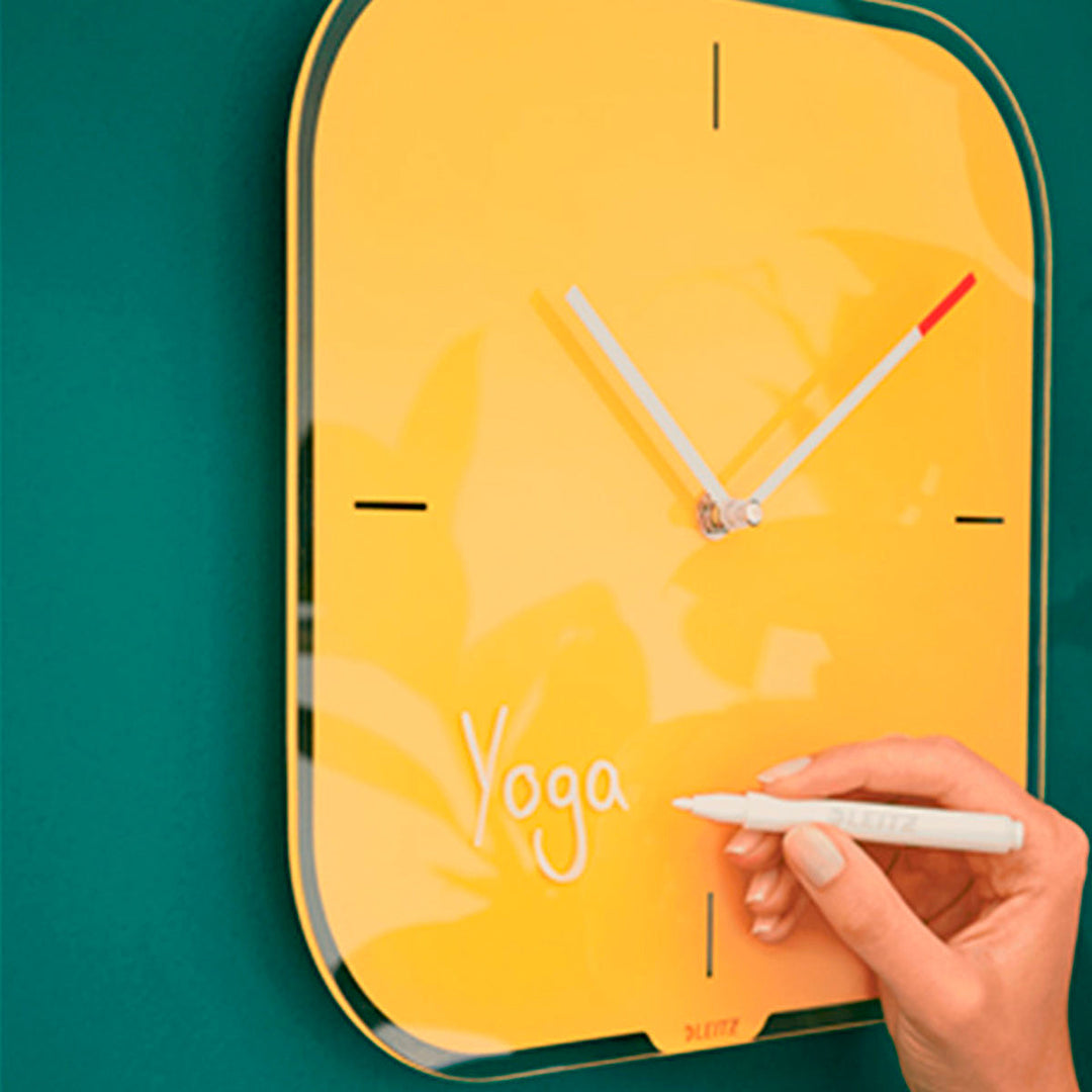 LEITZ Cosy - Reloj de Pared Analógico y Silencioso, Incluye Rotulador. Amarillo