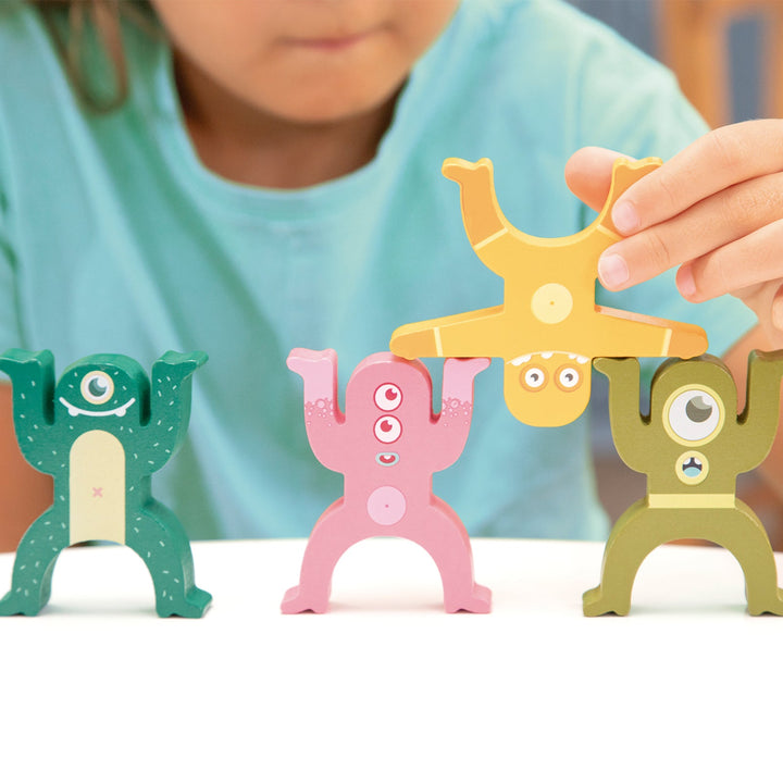 MILAN Aliens Tower - Juguete Educativo de Madera Torre de Figuras. Edad 36 Meses