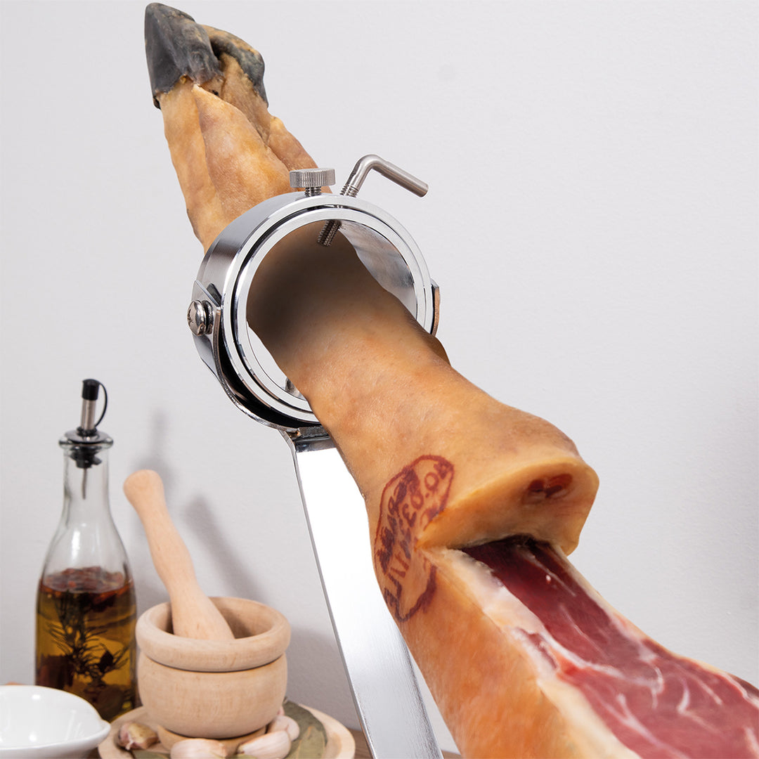 3 Claveles - Soporte Jamonero Basculante 360º en Bambú y Chasis de Acero con Cubre Jamón