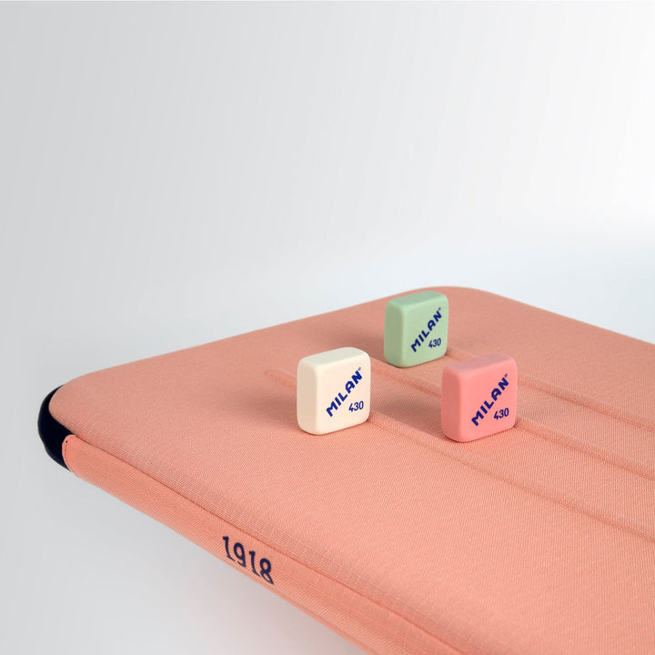 MILAN 1918 -  Funda para Portátil Semirrígida con Interior Aterciopelado. Rosa