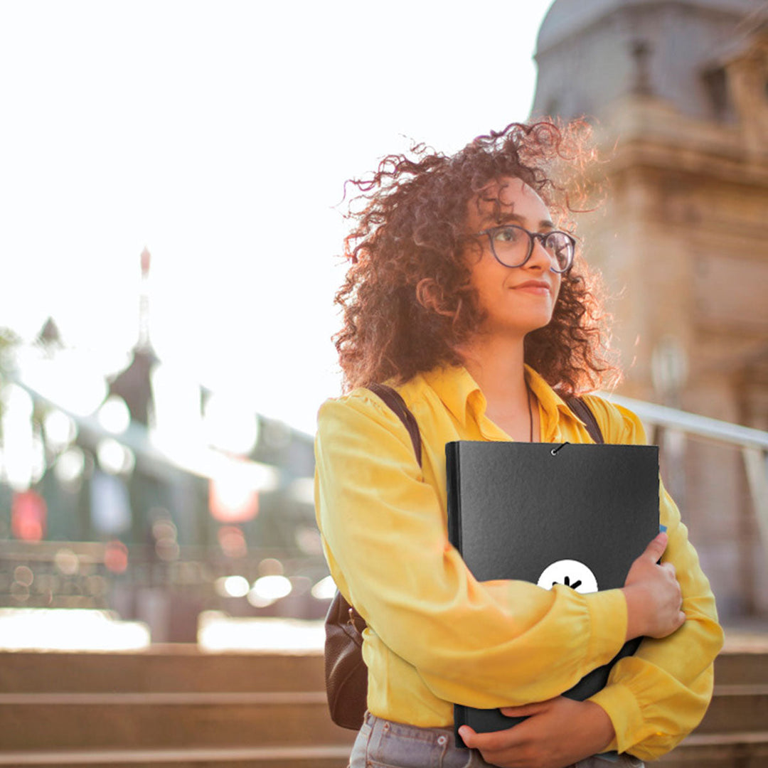 ANTARTIK - Carpeta Escolar A4 con 3 Solapas y Cierre de Goma. Negro