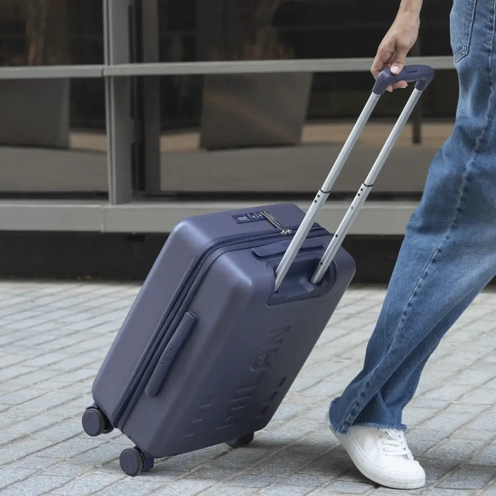 MILAN 1918 - Maleta Rígida de Cabina de 50L en Policarbonato con 4 Ruedas y Cierre TSA. Azul