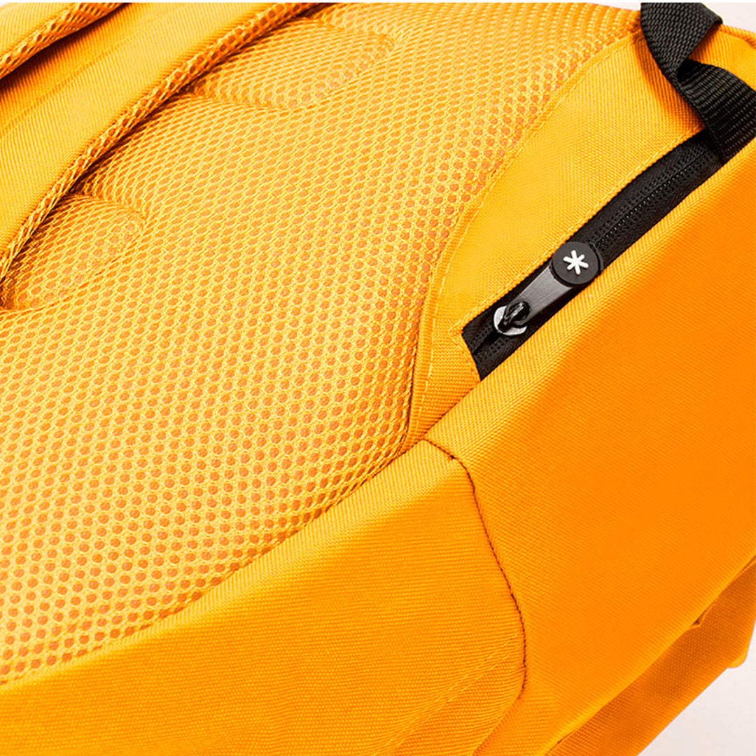 ANTARTIK - Mochila Escolar con Asas Acolchadas y Bolsillo Exterior. Mostaza