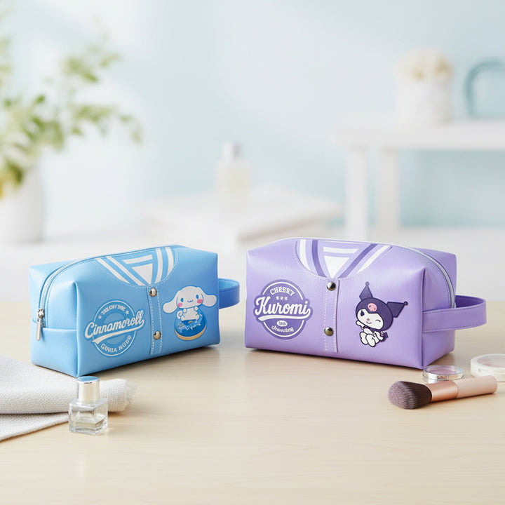 KARACTERMANIA - Neceser de Viaje y Mochila Brick Plus Hello Kitty Kuromi Varsity. Malva